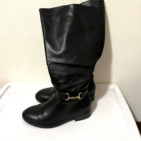 Torrid Black Leather Winter riding equestrian Boots Gold Accent buckle 8.5 W - Picture 1 of 6